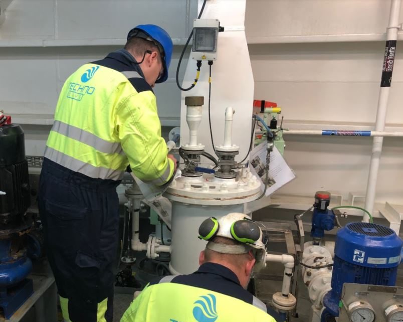 Techno Dive - diving vessel for subsea operations -valve